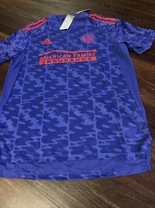 Neu Adidas Herren Atlanta United FC Fußball Trikot Größe Medium Prime Blue - Bild 1 von 4