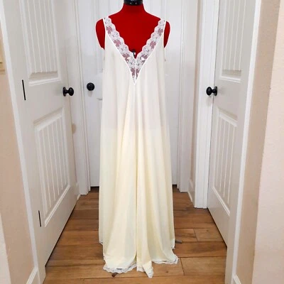 复古 Lucie Ann 黄色睡衣 Negligee Chantilly 蕾丝小号尼龙 v 领 — 第 1/4 张图片
