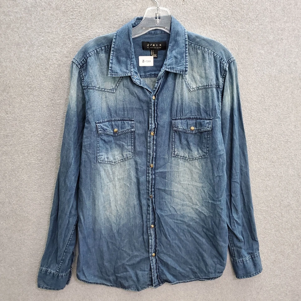 21 Hombres Hombres Camisa Abotonada Pequeña Azul Denim Bolsillos Manga Larga Perla A Presión Foto 1 de 4