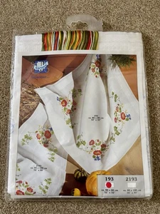 Vervaco Floral Embroidery Tablecloth Kit - 80 x 80cm - 193 RARE - Picture 1 of 2