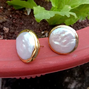 25mm Big Cultured White Coin Pearl Stud Earrings Wedding Jewelry - Picture 1 of 6