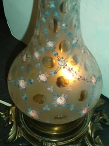 FENTON Charleton GLASS Crystal Latticed Roses & Circles TABLE LAMP GWTW - Picture 1 of 10