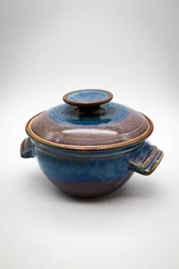 Sunset Canyon Kunstkeramik bedeckt Auflaufform mit Deckel & Griffen Aurora blau - Bild 1 von 7