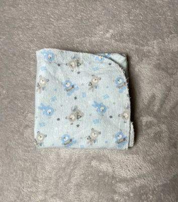 Manta de recepción de bebé Little Beginnings azul gris oso de peluche estrella franela Lovey Foto 1 de 4