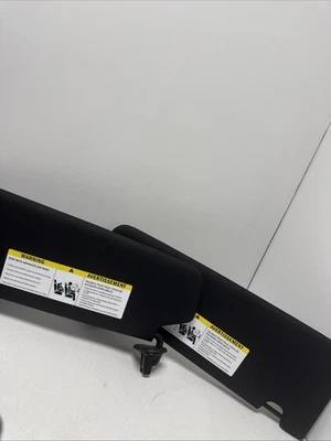 Левое и правое зеркало солнцезащитного козырька 2024 BMW i7 G70 черное от оригинального производителя - Изображение 1 из 4