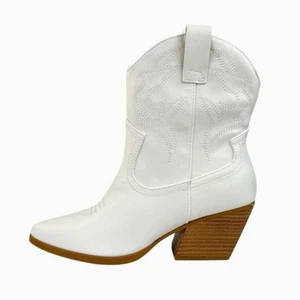 NEW Soda White Stitched Faux Leather Pointed Toe Western Cowboy Ankle Boots Sz 8 - Picture 1 of 7
