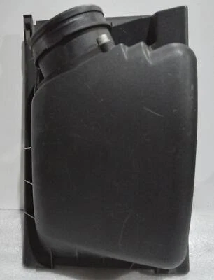 2007-2008 Bmw 750I 4.8L 升 LH 空气净化器盒盖仅 13717544409 — 第 1/4 张图片