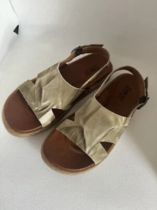 NWT Sundance Catalog Born Womens Carah Green Suede Slingback Sandals Shoes Sz 8 - Picture 1 of 5