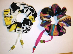 2er Set handgefertigte Stoff ausgefallene Scrunchies bunte Haarschmuck - Bild 1 von 1