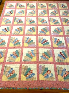 Vintage Grandmother's Fan quilt 67" X 79". Lightweight, Flour sack backing - Picture 1 of 14