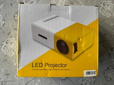 Proiettore multimediale LED - Supporto 1080p - Compatibile HDMI, USB, iPhone - Immagine 1 di 4