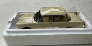 Alfa Romeo 2000 102 Berlina Beige BOS159 1:18 - Imagen 1 de 7
