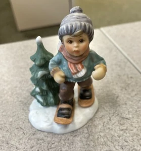 Goebel Berta Hummel Figurine 2001 Christmas Dashing Through the Snow BH 99/P - Picture 1 of 3