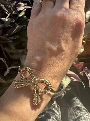 Rare! Betsey Johnson Vintage Crystal Rope Gold Bow Ribbon Hook Bangle Bracelet - Image 1 of 4