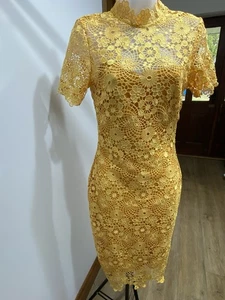 Paper Dolls gelbes Häkelkleid Größe 8 ideal für Hochzeit, Rennen usw. - Bild 1 von 8