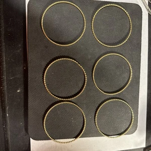 U. Metal Stacking Bracelets x6 Vintage - Picture 1 of 4