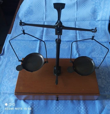 Coffret ancien trébuchet balance de précision materiel professionnel + poids - Photo 1/4
