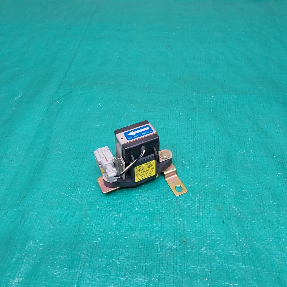 1999-2001 Nissan Frontier Deceleration ABS Stability G Sensor OEM 47930-9Z300 - Image 1 of 4