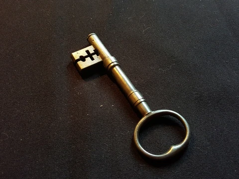 One Reclaimed Antique Cast Steel Georgian Key Door Furniture (EER248) Cover