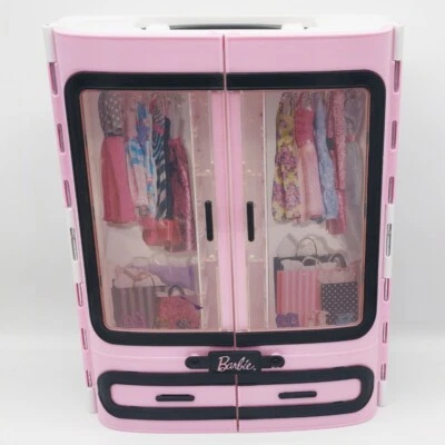 Armário Barbie rosa guarda-roupa com alça estojo de plástico rígido 2015 Mattel - Imagem 1 de 4