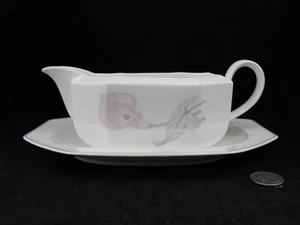 VILLEROY & BOCH  HEINRICH CALLA GRAVY BOAT WITH UNDERPLATE calla lily - Picture 1 of 6