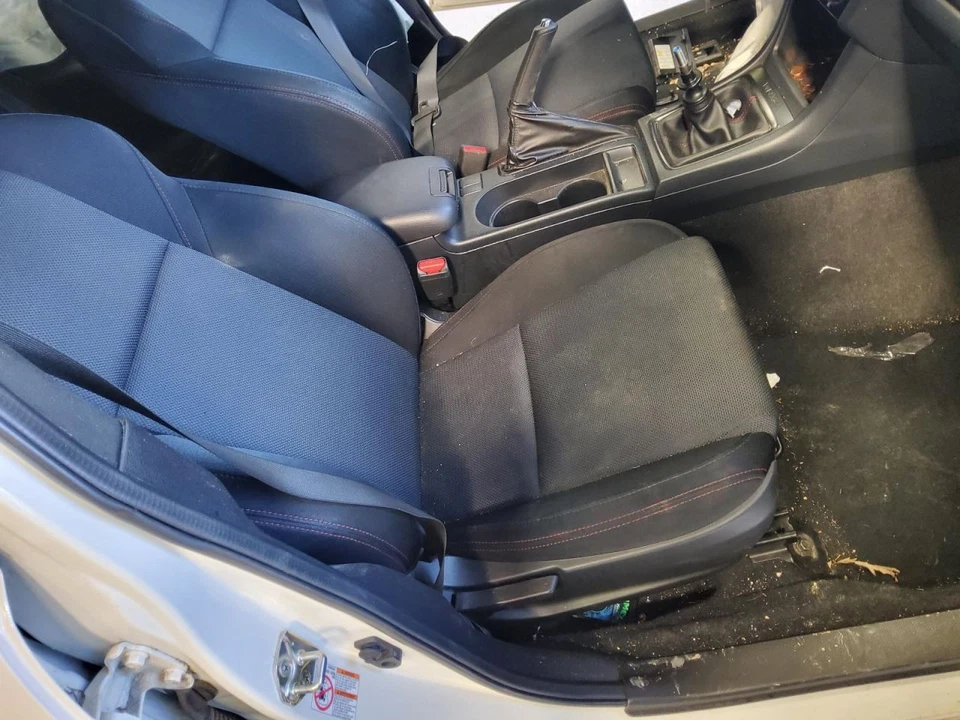 Passenger Front Seat  Cloth Manual Non-heated Fits 15-21 WRX 574158 — 第 1/1 张图片