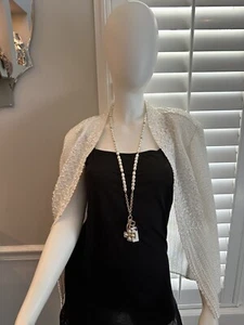 Collar Chicos Nuevo Con Etiquetas Collar Oro y Perla Dos Hilos de Perlas de Imitación Con Dijes - Imagen 1 de 14