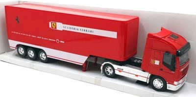 Nuevo camión Ray escala 1/32 diecast 13023 - Iveco Stralis F1 Scuderia Ferrari Foto 1 de 4