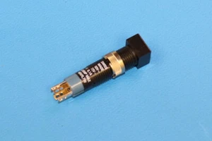 Interruptores de botón EAO 19-159.035 LED T1 24-28VDC@20MA qty=1 - Imagen 1 de 3