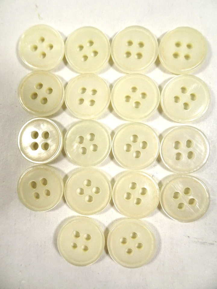 18 Cream White Pearlized 4-Hole ACRYLIC BUTTONS 1/2" Foto 1 de 1