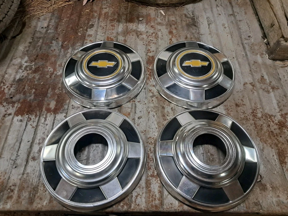 Chevrolet K20 K30 1973-1991 camioneta 4x4 Suburban 12" plato para perros juego de tapacubos Foto 1 de 4