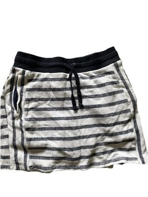 JONES NEW YORK Navy Nautical Striped Pull-on Skort Pockets Size Medium - Image 1 of 3