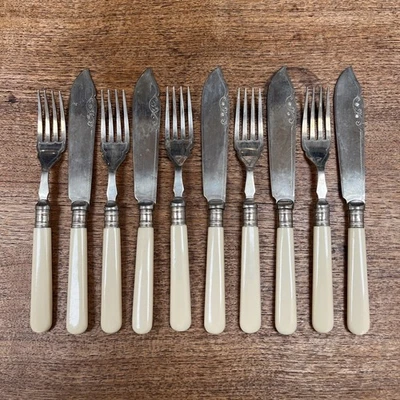 Vintage Knives & Forks Faux Bone Handles x5 Old English Cutlery - Image 1 of 4