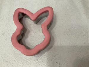 Wilton Easter Bunny Head Face Cookie Cutter Pink Soft Grip Easter 4.5”(3.5”x3.5” - Picture 1 of 2