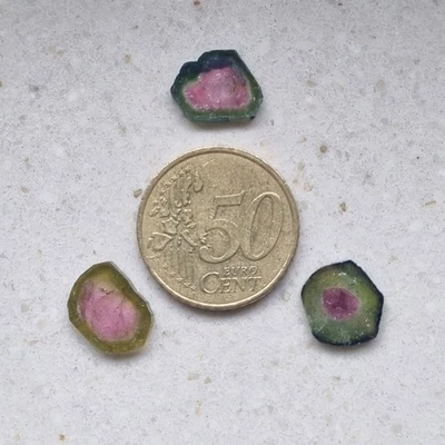 Wassermelonen Turmalin Scheibe Edelsteine Heilsteine Kristalle Mineralien - Bild 1 von 2