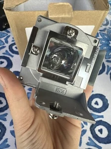 5J.J3J05.001 projector replacement lamp for BenQ projectors - Picture 1 of 2