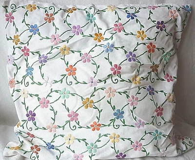 Kissen 35 x 35 cm mit Blumen  bestickt - Bild 1 von 3