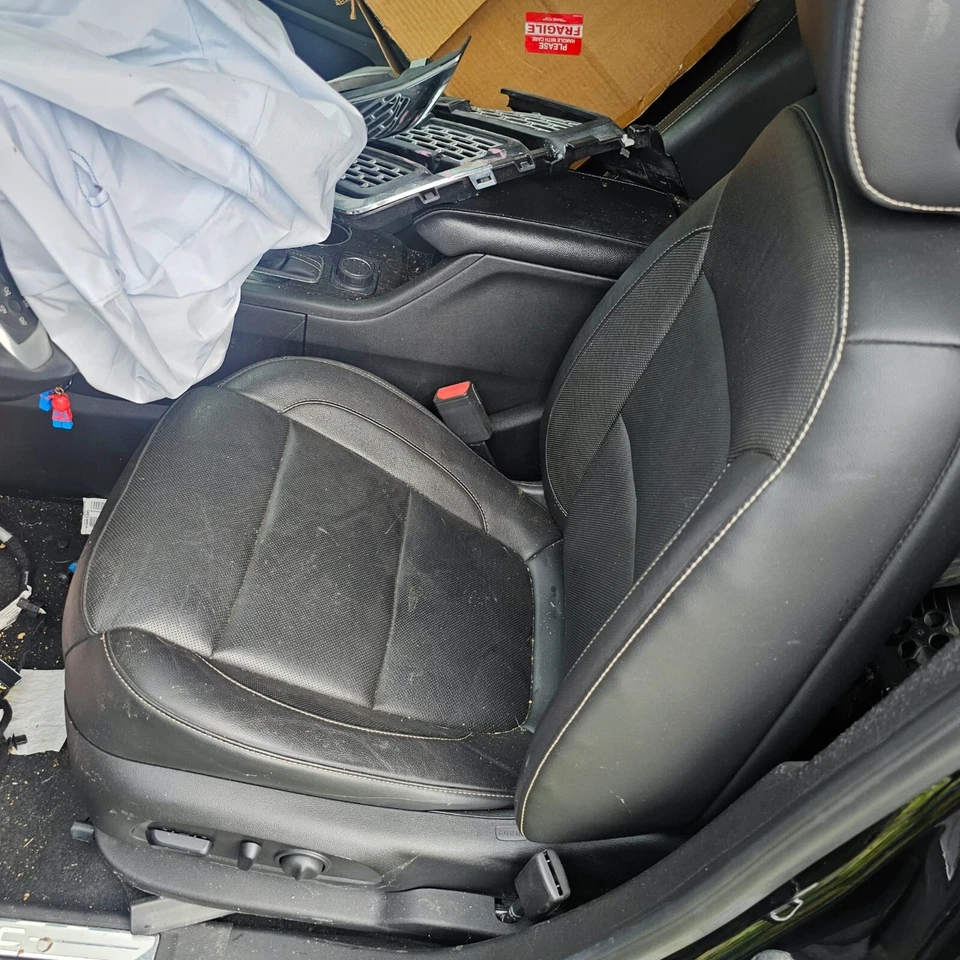 2018 GMC  Acadia driver seat- black leather - Image 1 of 2