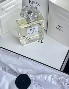 Chanel Paris Nr. 5 L'Eau Women's Edt 100ml - 1st Sale bei Macy’s - Bild 1 von 9