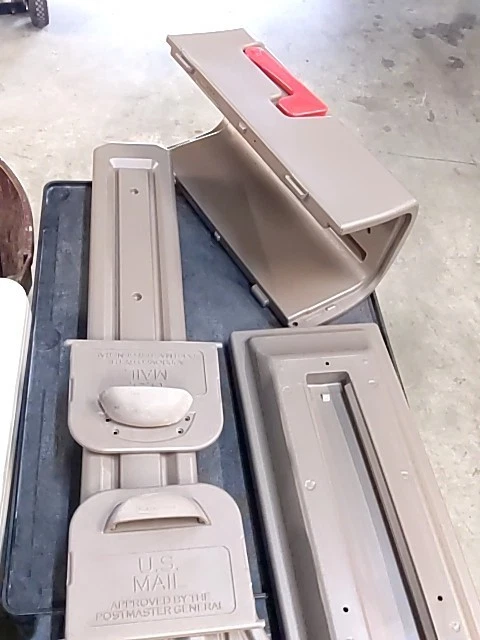 Solar Group 207107 Class Mocha Mailbox GCL10000M - Image 1 of 4