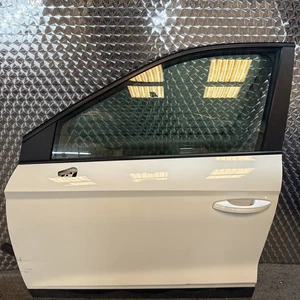 2017-2023 SEAT ARONA PASSENGER FRONT DOOR IN LS9R NEVADA WHITE - Picture 1 of 24