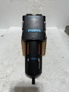 BRAND NEW! Wilkerson M28-06-BK00 Coalescing Filter with Manual Drain 3/4" - Picture 1 of 5