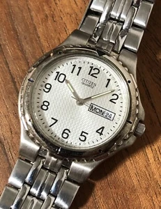 CITIZEN Men’s Dress Watch Silver Tone 37mm 1102 Stainless Day/Date New Battery - Picture 1 of 18
