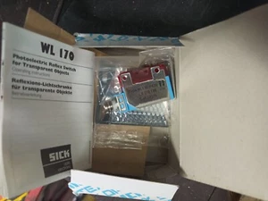 Sick WL170-P430 Sensor Photoelectric Reflex Switch DC 10…30V - Picture 1 of 2
