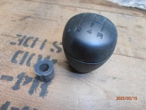 Land Rover Wolf 7XD Gear knob with collar. NOS. - Picture 1 of 2