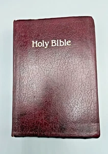 The Holy Bible Giant Print Reference Ed. New King James Version 1984 - Picture 1 of 13