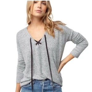 RAILS Leigh Langarmshirt mit V-Ausschnitt und Samtbändern in Melange Grau Größe L weich! - Bild 1 von 9
