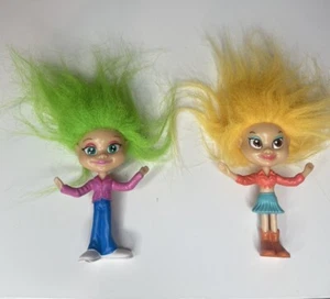 2006 McDonald’s Layla & Sophia Trollinito Trollz Green / Yellow Hair - Picture 1 of 2