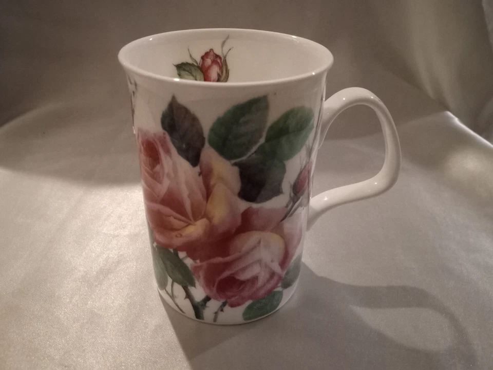 Taza de té Roy Kirkham 1992 inglesa rosa hueso fino porcelana hecha en Inglaterra 4" Foto 1 de 4