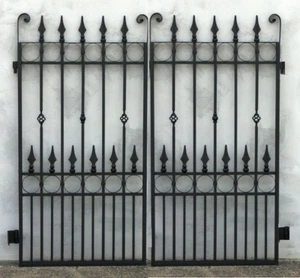 set of 2 FRENCH STYLE PEDESTRIAN GATE BLACK 1540 X 850 mm NEW hinges incl - Picture 1 of 7